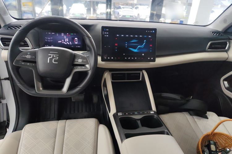 Used BYD Yuan UP 2025 Intelligent Driving Version 401 km Leading Edition