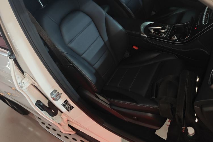 Used Mercedes-Benz GLC 2018 GLC 260 4MATIC Luxury Model