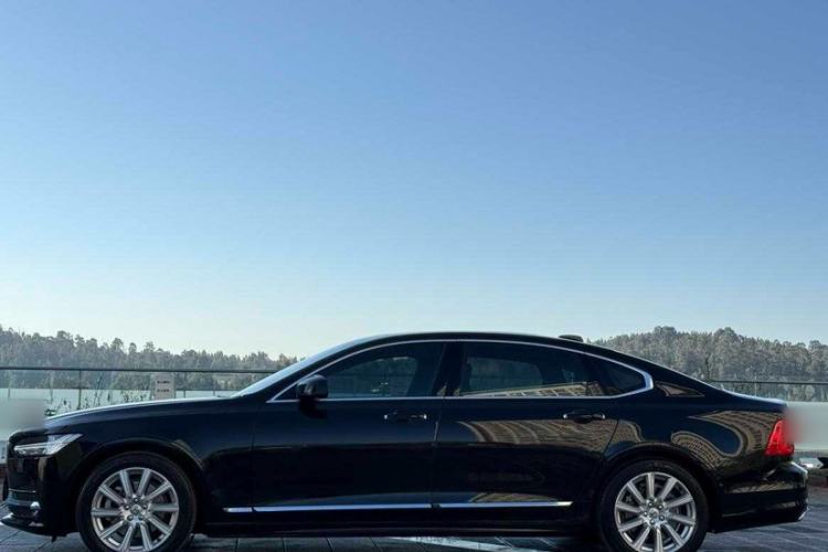Used Volvo S90 2020 Facelift T5 Smart & Luxurious Edition