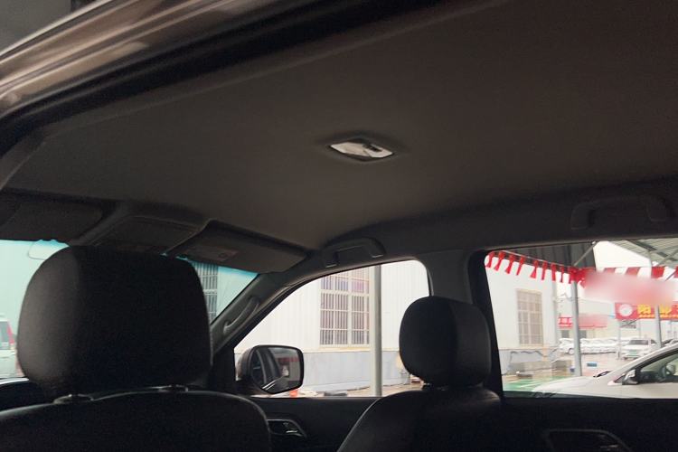 Used JMC Yusheng S350 2013 2.4T Automatic 2WD Diesel Luxury Edition 5 Seats
