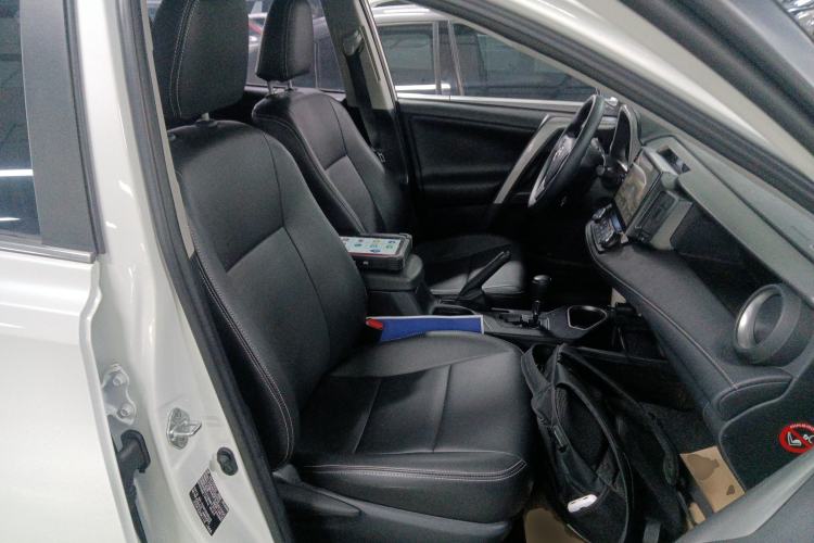 Used Toyota RAV4 2019 2.0L CVT Two-Wheel Drive Pioneer Edition China V Standard
