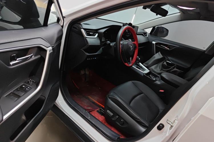 Used Toyota RAV4 2023 Dual-Engine 2.5L E-CVT Two-Wheel Drive Elite Plus Edition
