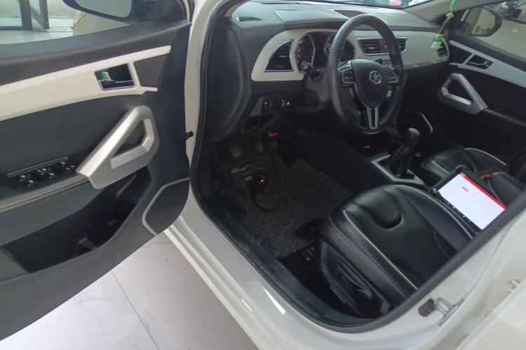 Used  Refine S2 2015 1.5L Manual Luxury Smart Model
