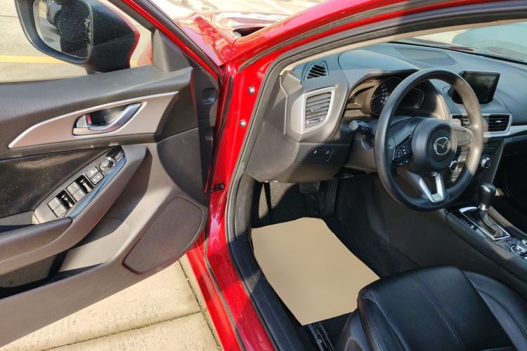 Used Mazda Mazda 3 Axela 2017 Sedan 1.5L Automatic Luxury Model Emission Standard China V
