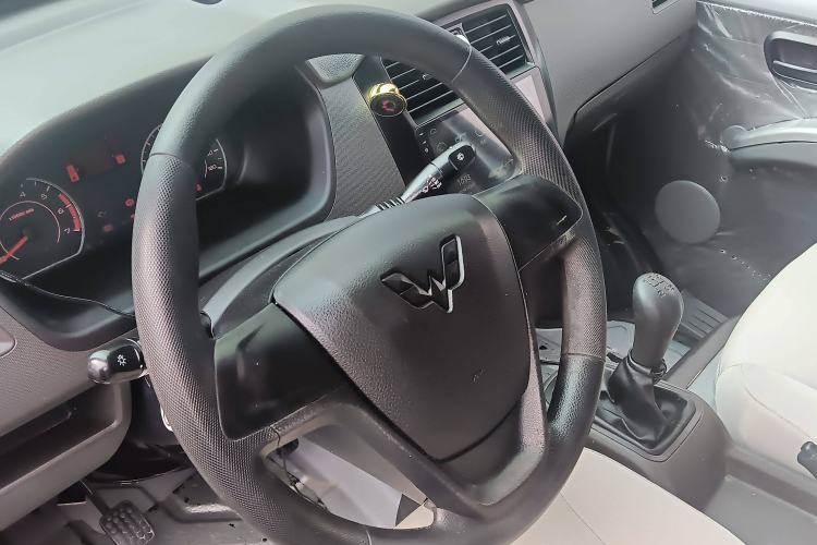 Used Wuling Rongguang 2021 1.2L S Standard Model Air-Conditioned Version 5-Seater LSI
