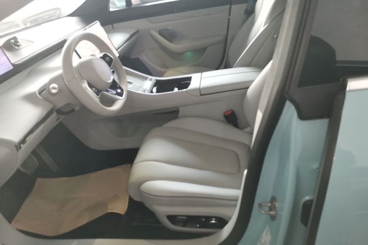 Used Hima Luxeed S7 2025 855 km Max
