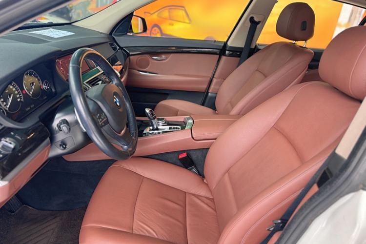 Used BMW 5 Series GT 2015 535i Leading Model
