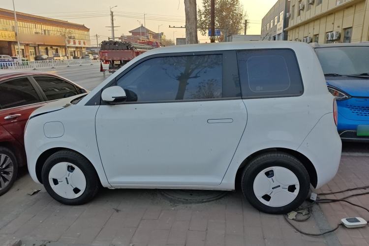 Used  Lumin 2025 210 km Fragrant Edition
