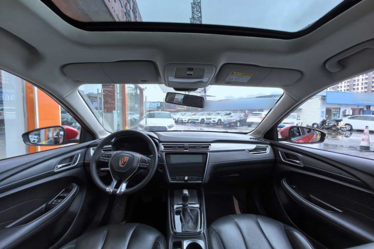 Used Roewe i5 2020 1.5L Automatic 4G Connect Luxury Flagship Edition
