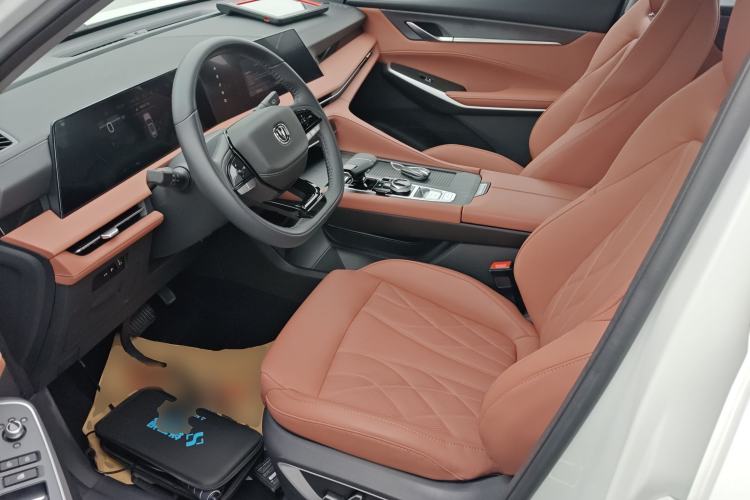 Used Changan CS75 PLUS 2024 3rd Generation Champion Edition 1.5T Intelligent Drive Dynamic Model
