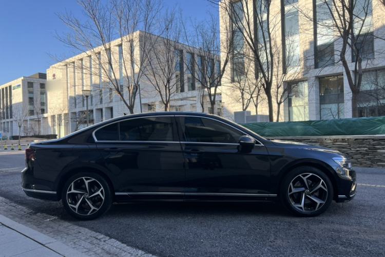 Used Volkswagen Magotan 2023 2 Million Units Limited Edition 330TSI DSG Leading Version