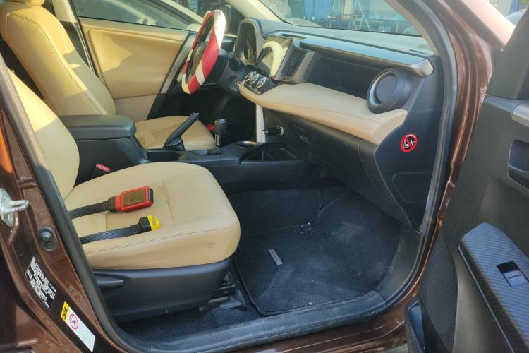 Used Toyota RAV4 2013 2.0L CVT Two-Wheel Drive Urban Edition
