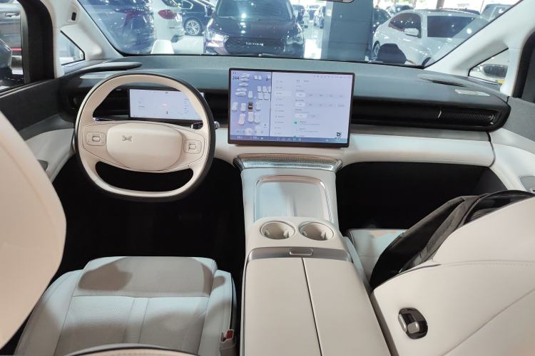 Used XPeng X9 2024 702 Ultra-Long Range Max
