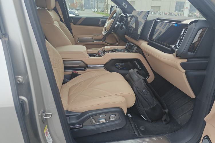 Used  Leopard 8 2025 Smart & Brave Flagship Edition 7 Seats
