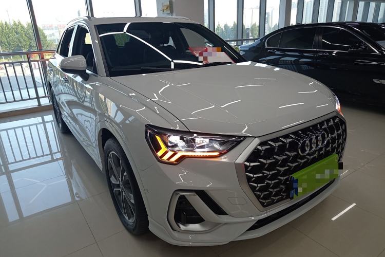 Used Audi Q3 2024 40 TFSI Fashion Dynamic Model
