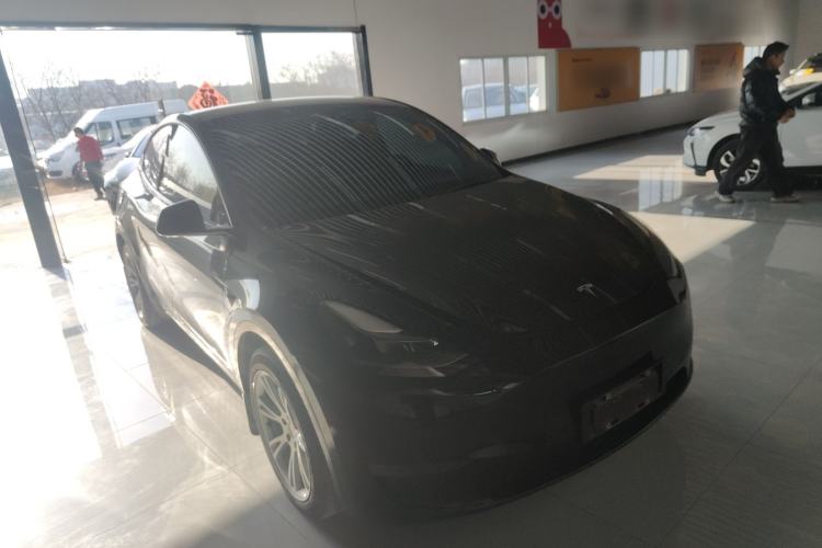 Used Tesla Model Y 2022 Long-Range All-Wheel-Drive Version