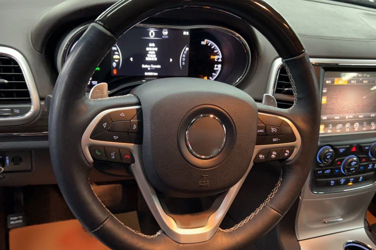 Used  Grand Cherokee 2015 3.6L Luxury Navigation Edition