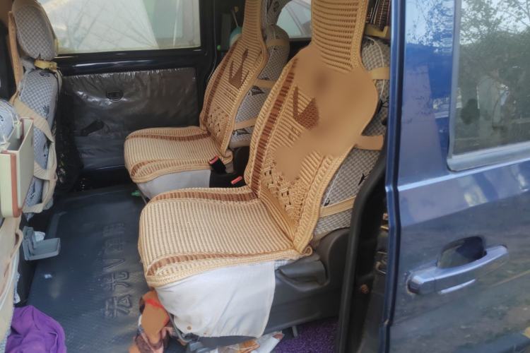 Used Wuling Rongguang V 2015 1.5L Standard Version
