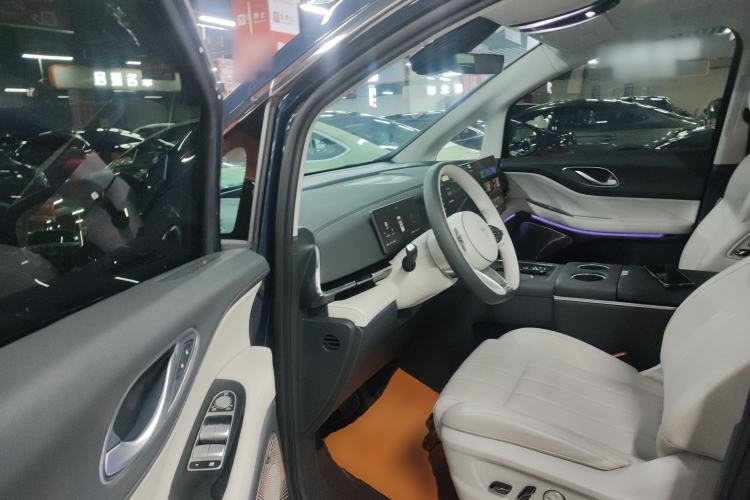 Used VOYAH Dream 2025 PHEV Four-Wheel Drive Prestige Kunpeng Edition