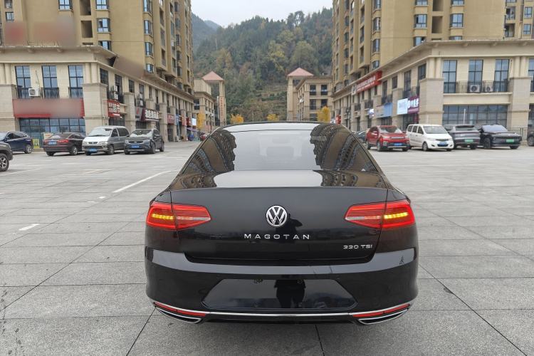 Used Volkswagen Magotan 2018 330TSI DSG Advanced Model
