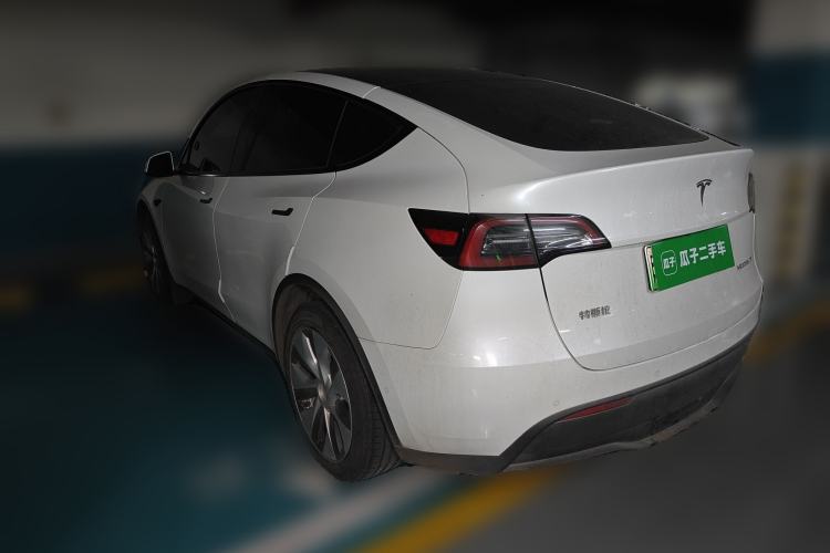 Used Tesla Model Y 2022 Long-Range All-Wheel-Drive Version