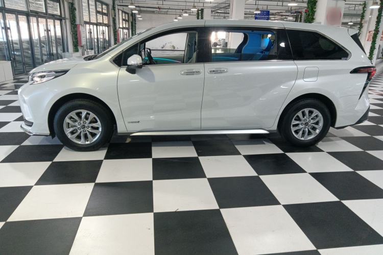 Used Toyota Granvia 2023 2.5L Hybrid Comfort Edition