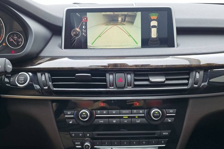 Used BMW X5 2015 xDrive28i
