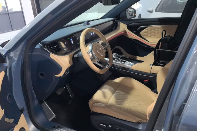 Used VOYAH FREE 2021 Four-Wheel Drive Standard Range-Extended Exclusive Luxury Package
