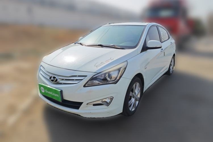 Used Hyundai Verna (older generation) 2014 1.4L Manual Top-Tier Model TOP
