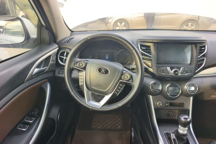 Used BYD Song 2016 GaiShi Edition 1.5TI Manual Elite Model
