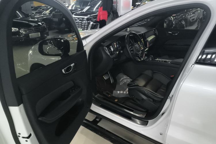 Used Volvo XC60 New Energy 2021 T8 E-Drive Hybrid Smart & Dynamic Edition