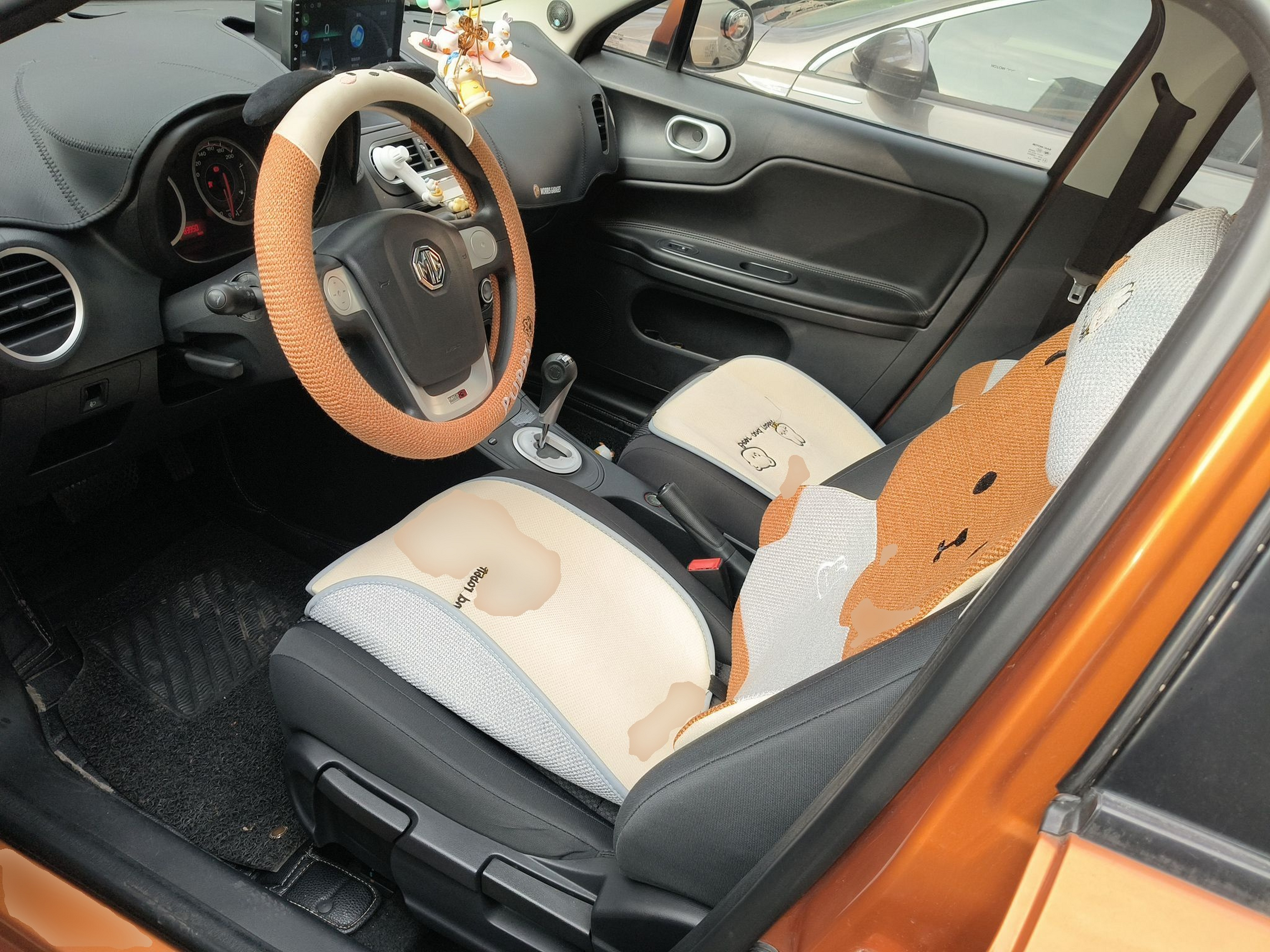 المقاعد الأمامية داخل السيارة