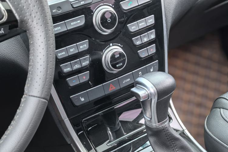 Used Haval H2 2017 Red-Label 1.5T Automatic Two-Wheel Drive Luxury Model
