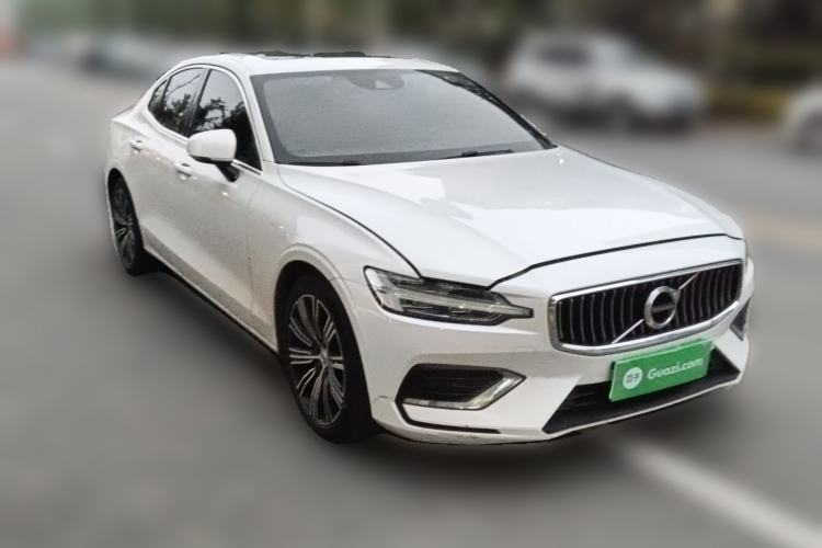 Used Volvo S60 2022 B4 Zhiyuan Luxury Edition
