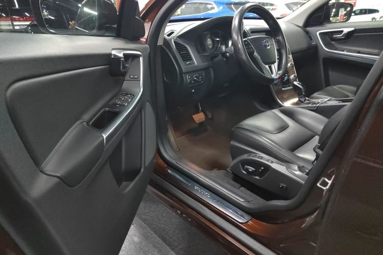 Used Volvo XC60 2016 T5 Smart Upgrade Model