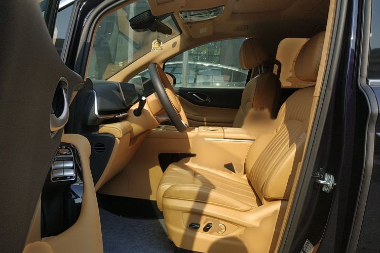 Used VOYAH Dream 2025 PHEV Four-Wheel-Drive Flagship Kunpeng Edition
