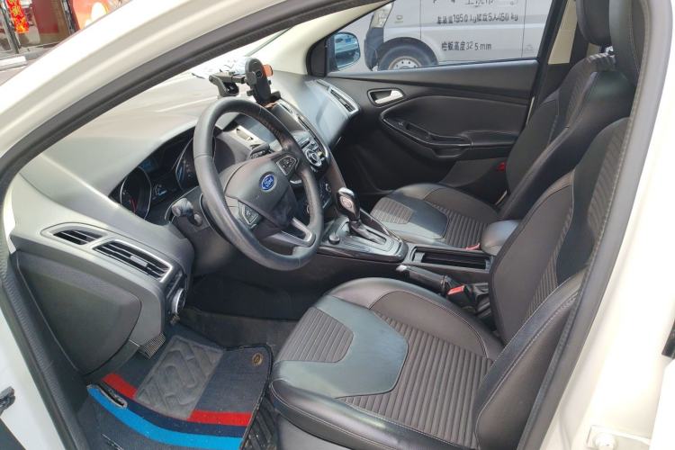 Used Ford Focus 2017 Hatchback 1.6L Automatic Fashion Edition Smart Drive Version