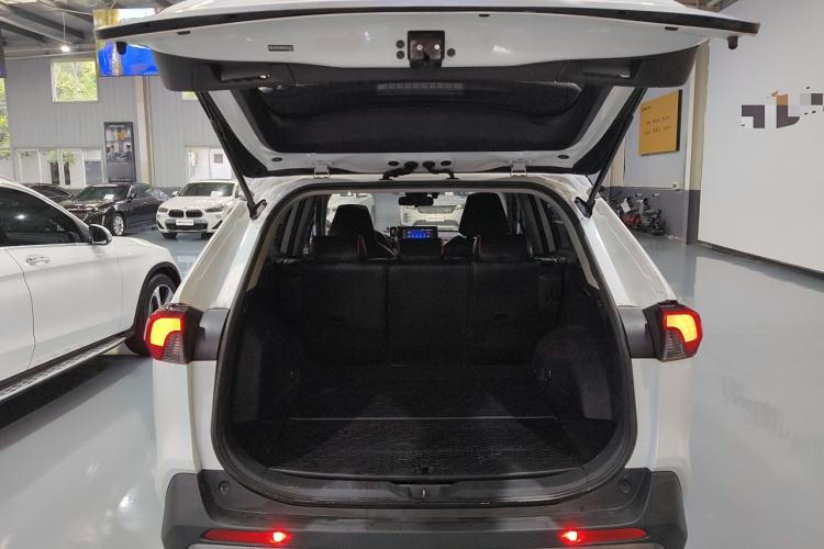 Used Toyota RAV4 2021 2.0L CVT Two-Wheel Drive Fashion PLUS Edition
