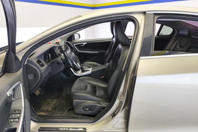 Used Volvo S60 2016 S60L T4 Zhiyuan Edition
