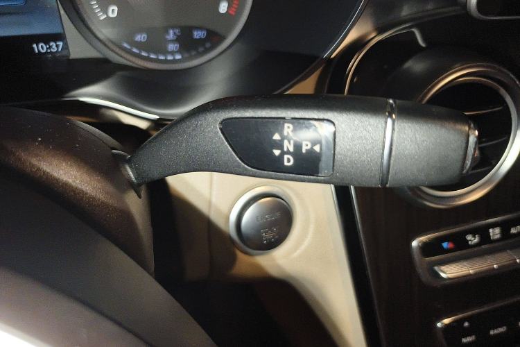 Used Mercedes-Benz C-Class 2015 C 200 L
