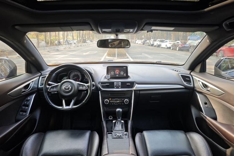 Used Mazda CX-4 2018 2.0L Automatic Two-Wheel Drive Blue Sky Premium Upgrade Version China VI Standard
