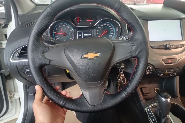 Used Chevrolet Cruze 2018 320 Automatic Pioneer Sunroof Edition
