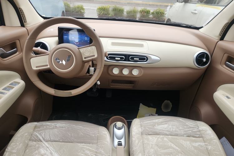 Used Wuling Hongguang MINIEV 2025 Four-Door Version Advanced Edition
