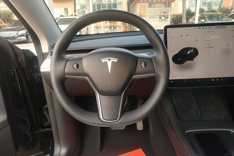 Used Tesla Model Y 2023 Rear-Wheel-Drive Version
