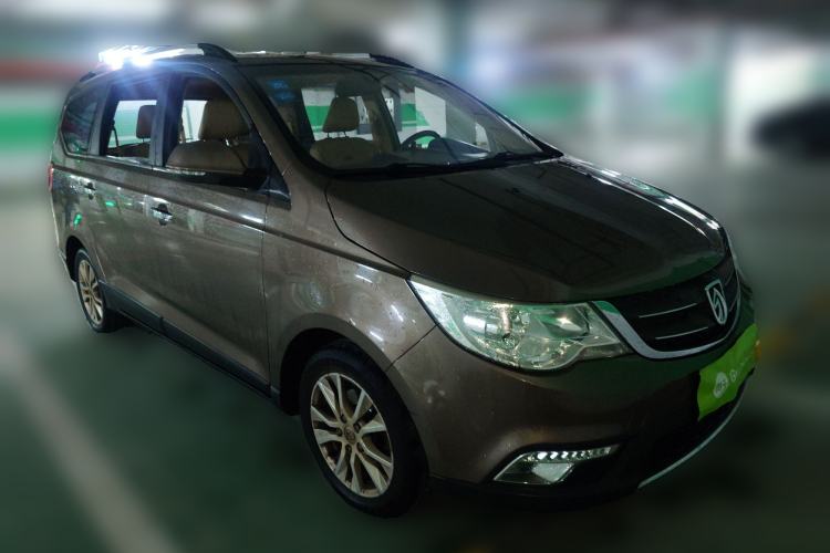 Used Baojun 730 2014 1.5L Manual Luxury Navigation ESP Version 7 Seats
