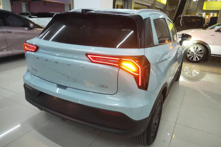 Used Geometry E Firefly 2024 401 km Fluorescent
