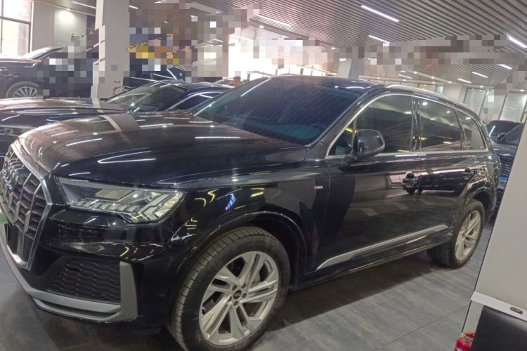 Used Audi Q7 2023 45 TFSI quattro S line Sport model
