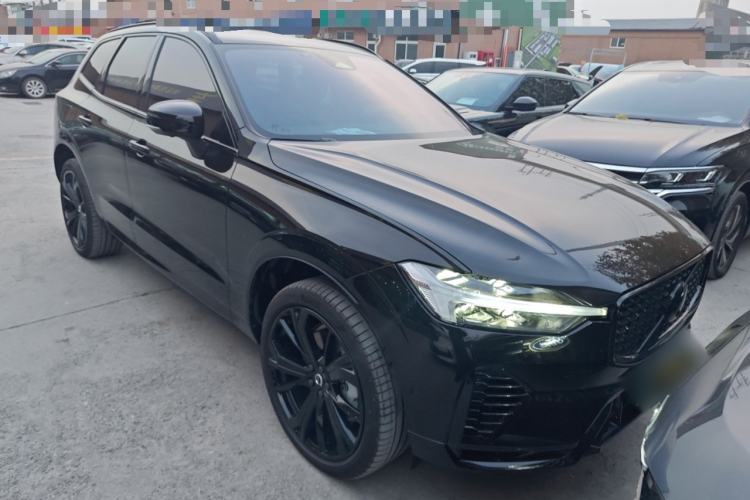 Used Volvo XC60 New Energy 2025 Plug-in Hybrid Long-Range All-Wheel Drive Zhiyuan Extreme Night Black Edition
