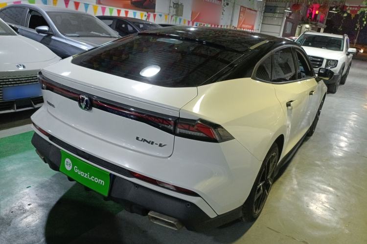 Used Changan UNI-V 2024 1.5T Prestige Edition
