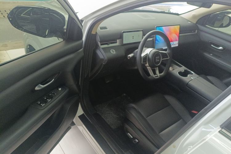 Used  E5 PLUS 2025 165 km Long-Range Version PLUS 7-Seater
